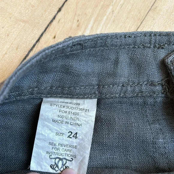 Divine Rights of Denim Olive Green Linen Shorts | Green Shorts | Linen shorts - Picture 5 of 7